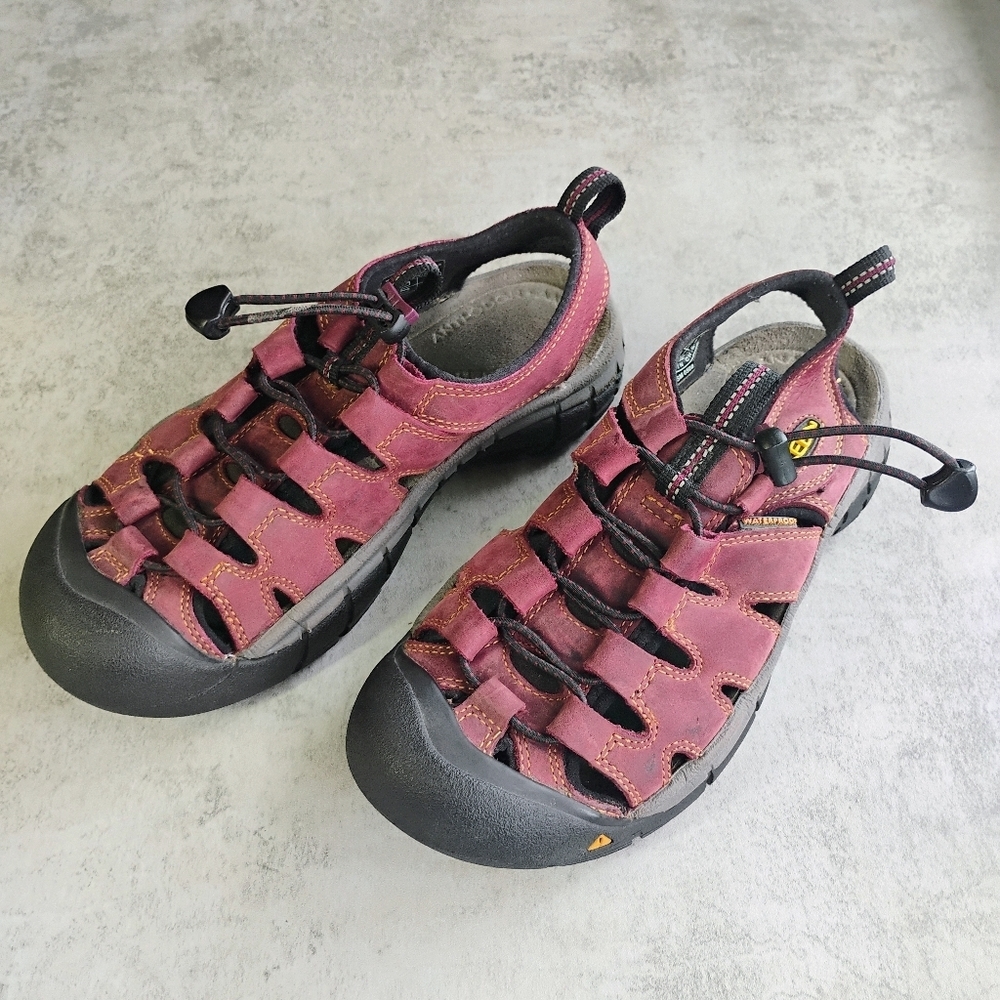 Keen Newport H2 Bungee Hiking Sandals Womens‎ 6.5 Red Outdoors Waterproof Sporty